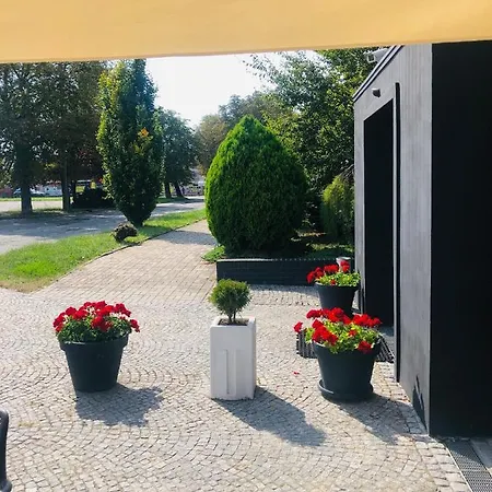 Bed & Breakfast Trzy Stawy 3*