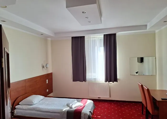 Trzy Stawy Couette-café Jelcz-Laskowice